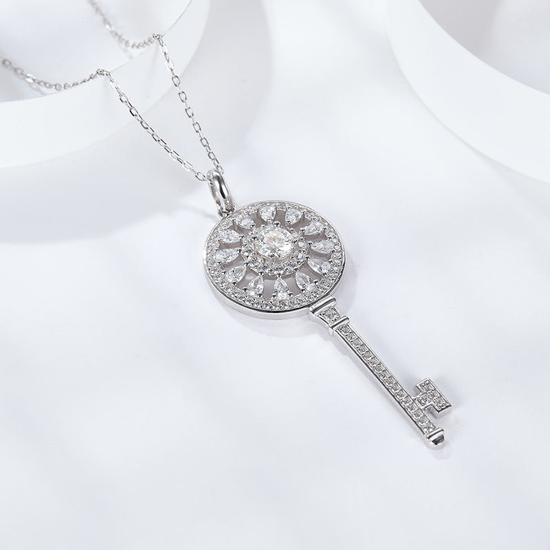 Full diamond key pendant S925 sterling silver gold-plated moissanite necklace