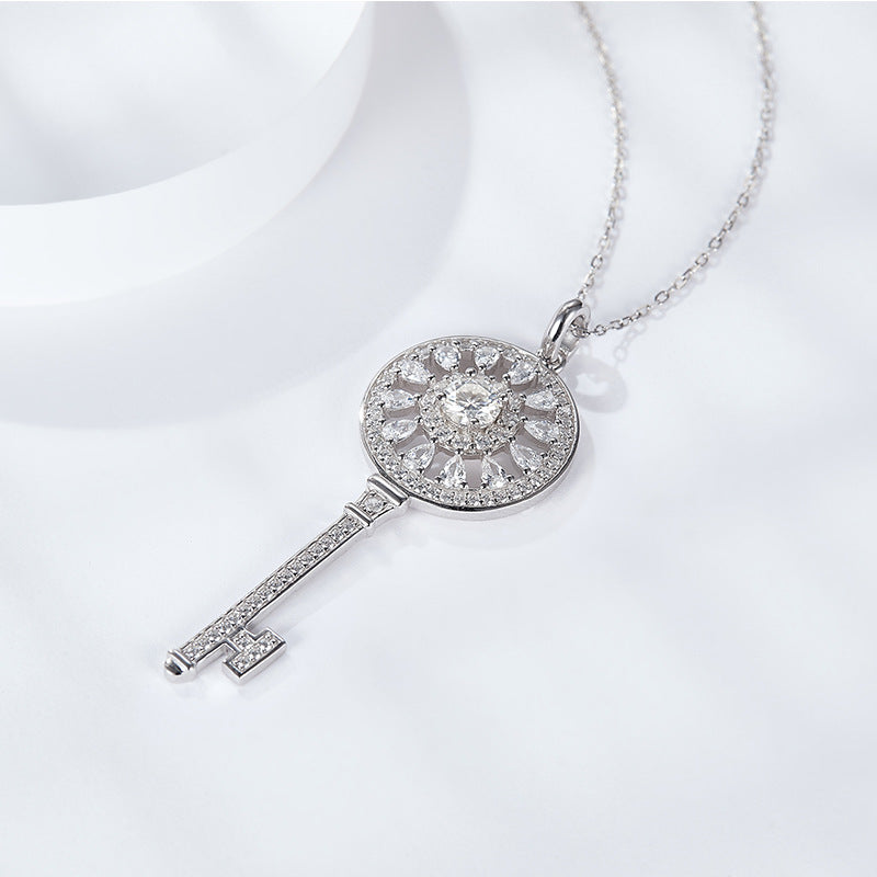 Full diamond key pendant S925 sterling silver gold-plated moissanite necklace