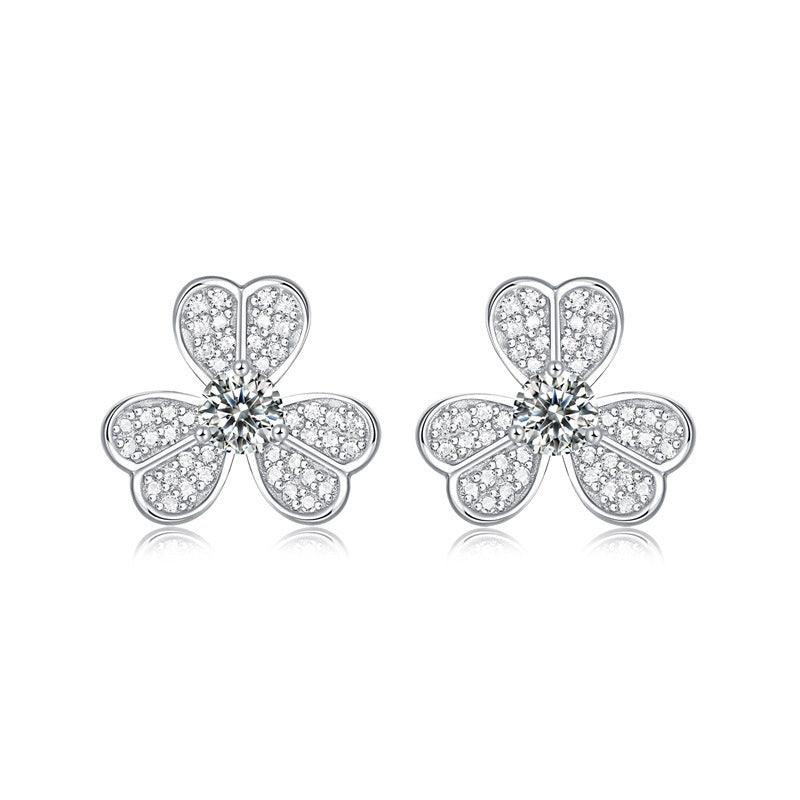 2022 New Fashion Small Fresh Lucky Clover 30 Points Moissanite Silver Plated 18k Gold Over Diamond Pen Stud Earrings